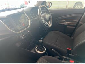 Toyota Vitz 1.0 XR manual - Image 7