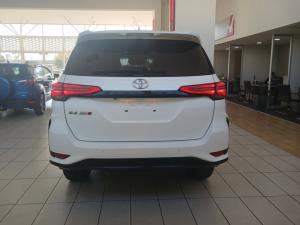 Toyota Fortuner 2.4GD-6 Raised Body automatic - Image 5