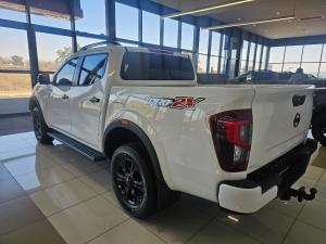 Nissan Navara 2.5DDTI PRO-2X automatic D/C - Image 3