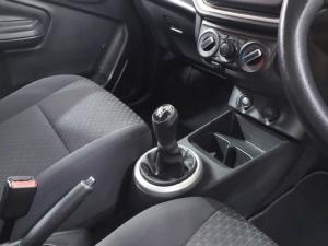 Toyota Vitz 1.0 XR manual - Image 11