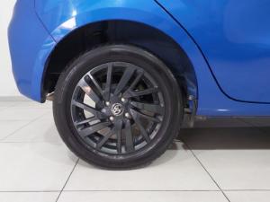 Toyota Vitz 1.0 XR manual - Image 8