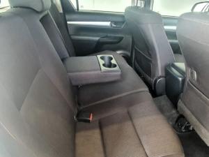 Toyota Hilux 2.8GD-6 double cab Raider auto - Image 8