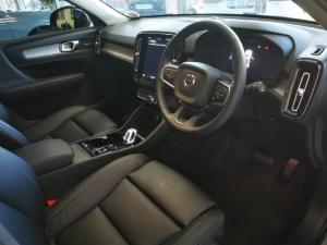 Volvo XC40 B4 Plus Dark - Image 4