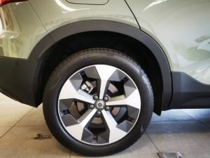 Volvo XC40 B4 Plus Dark - Image 6