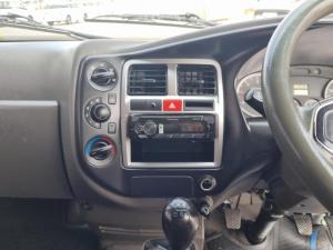 Hyundai H-100 Bakkie 2.6D deck (aircon) - Image 12