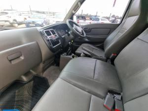 Hyundai H-100 Bakkie 2.6D deck (aircon) - Image 17