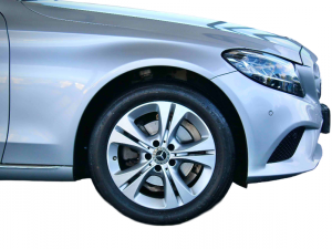 Mercedes-Benz C-Class C180 - Image 22