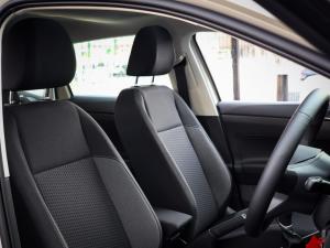 Volkswagen Polo hatch 1.0TSI Life auto - Image 13
