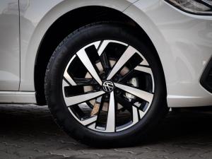 Volkswagen Polo hatch 1.0TSI Life auto - Image 2
