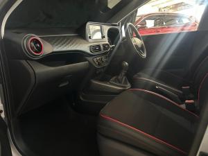 Hyundai Grand i10 1.0 Premium hatch - Image 12