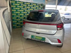 Hyundai Grand i10 1.0 Premium hatch - Image 3