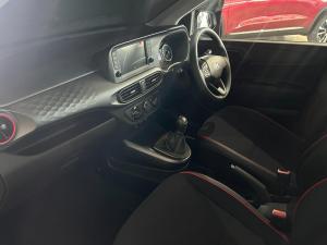 Hyundai Grand i10 1.0 Premium hatch - Image 13