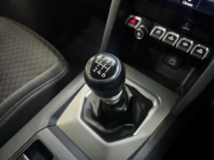 Volkswagen Amarok 2.0TDI double cab Life manual - Image 4