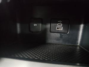 Volkswagen Amarok 2.0TDI double cab Life manual - Image 5