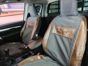 Toyota Hilux 2.4GD-6 Xtra cab Raider manual - Image 6