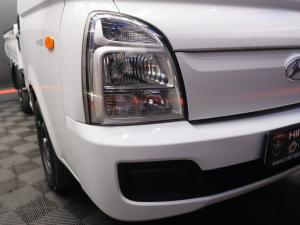 Hyundai H-100 Bakkie 2.6D deck - Image 6