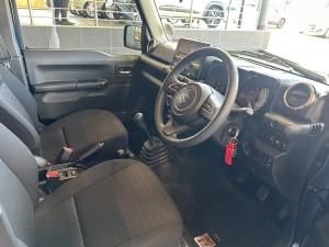 Suzuki Jimny 1.5 GLX AllGrip 5-door manual - Image 10