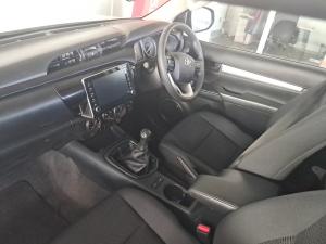 Toyota Hilux 2.4GD-6 single cab 4x4 Raider manual - Image 7