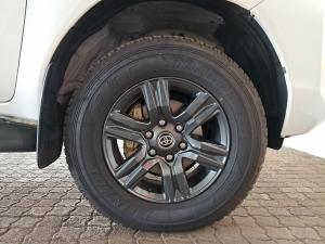 Toyota Hilux 2.4GD-6 single cab 4x4 Raider manual - Image 9