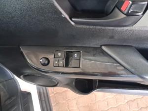 Toyota Hilux 2.4GD-6 single cab 4x4 Raider manual - Image 10