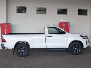 Toyota Hilux 2.4GD-6 single cab 4x4 Raider manual - Image 3