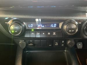Toyota Hilux 2.8GD-6 double cab 4x4 Legend manual - Image 21