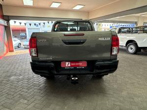 Toyota Hilux 2.4GD-6 double cab Raider manual - Image 6