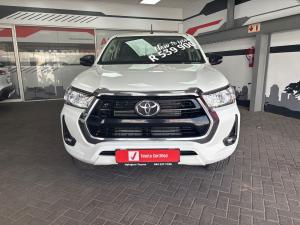 Toyota Hilux 2.4GD-6 double cab 4x4 Raider manual - Image 4