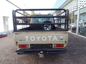 Toyota Land Cruiser 79 4.5D-4D V8 single cab LX - Image 5