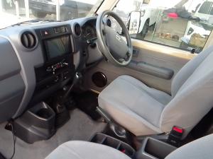 Toyota Land Cruiser 79 4.5D-4D V8 single cab LX - Image 7