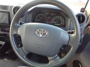 Toyota Land Cruiser 79 4.5D-4D V8 single cab LX - Image 8
