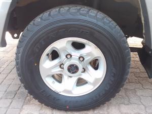 Toyota Land Cruiser 79 4.5D-4D V8 single cab LX - Image 11