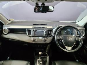 Toyota RAV4 2.2D-4D AWD VX - Image 6