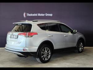 Toyota RAV4 2.2D-4D AWD VX - Image 2