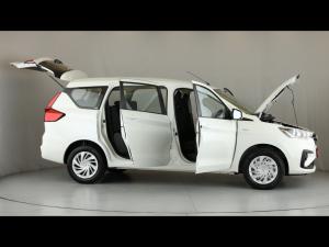 Toyota Rumion 1.5 SX manual - Image 15