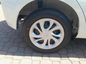 Toyota Vitz 1.0 - Image 17