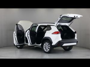 Toyota Corolla Cross 1.8 Hybrid XS - Image 10