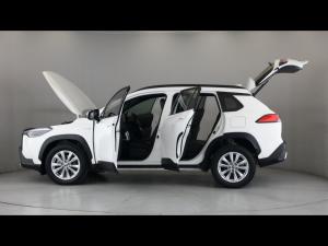 Toyota Corolla Cross 1.8 Hybrid XS - Image 11