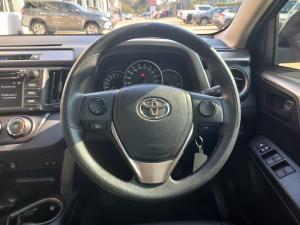 Toyota RAV4 2.0 GX auto - Image 8