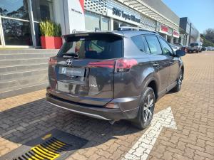 Toyota RAV4 2.0 GX auto - Image 2