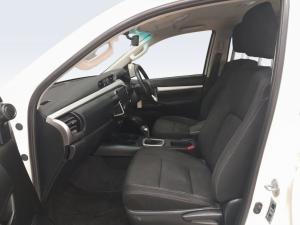 Toyota Hilux 2.8 GD-6 Raider 4X4 automaticD/C - Image 7