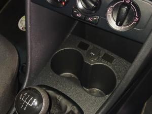 Volkswagen Polo Vivo 1.4 Comfortline - Image 10