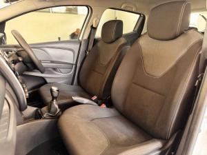 Renault Clio IV 900T Authentique 5-Door - Image 11