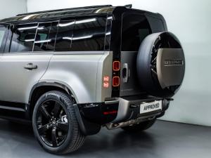 Land Rover Defender 110 D350 X-Dynamic HSE - Image 9