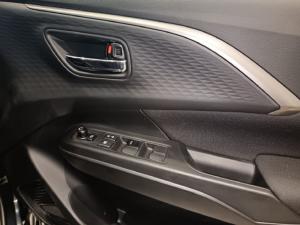 Suzuki Swift 1.2 GLX auto - Image 15