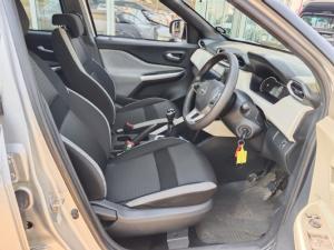 Nissan Magnite 1.0 Visia manual - Image 5