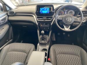Toyota Urban Cruiser 1.5 XR manual - Image 7