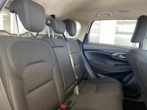Toyota Urban Cruiser 1.5 XR manual - Image 9