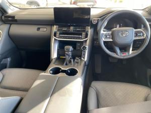 Toyota Land Cruiser 300 3.5T GR-Sport - Image 6