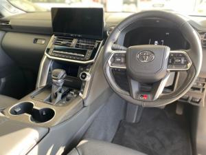 Toyota Land Cruiser 300 3.5T GR-Sport - Image 7